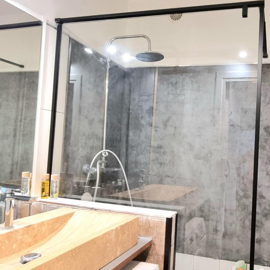 Double Bed Room Homestay Shared Accommodation Paris Bagian luar foto